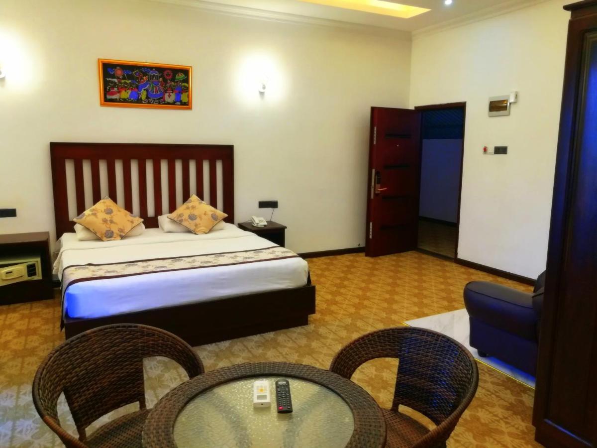Euro Star Hotel Katunayaka Eksteriør bilde
